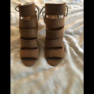 Cute Tan Suede heels